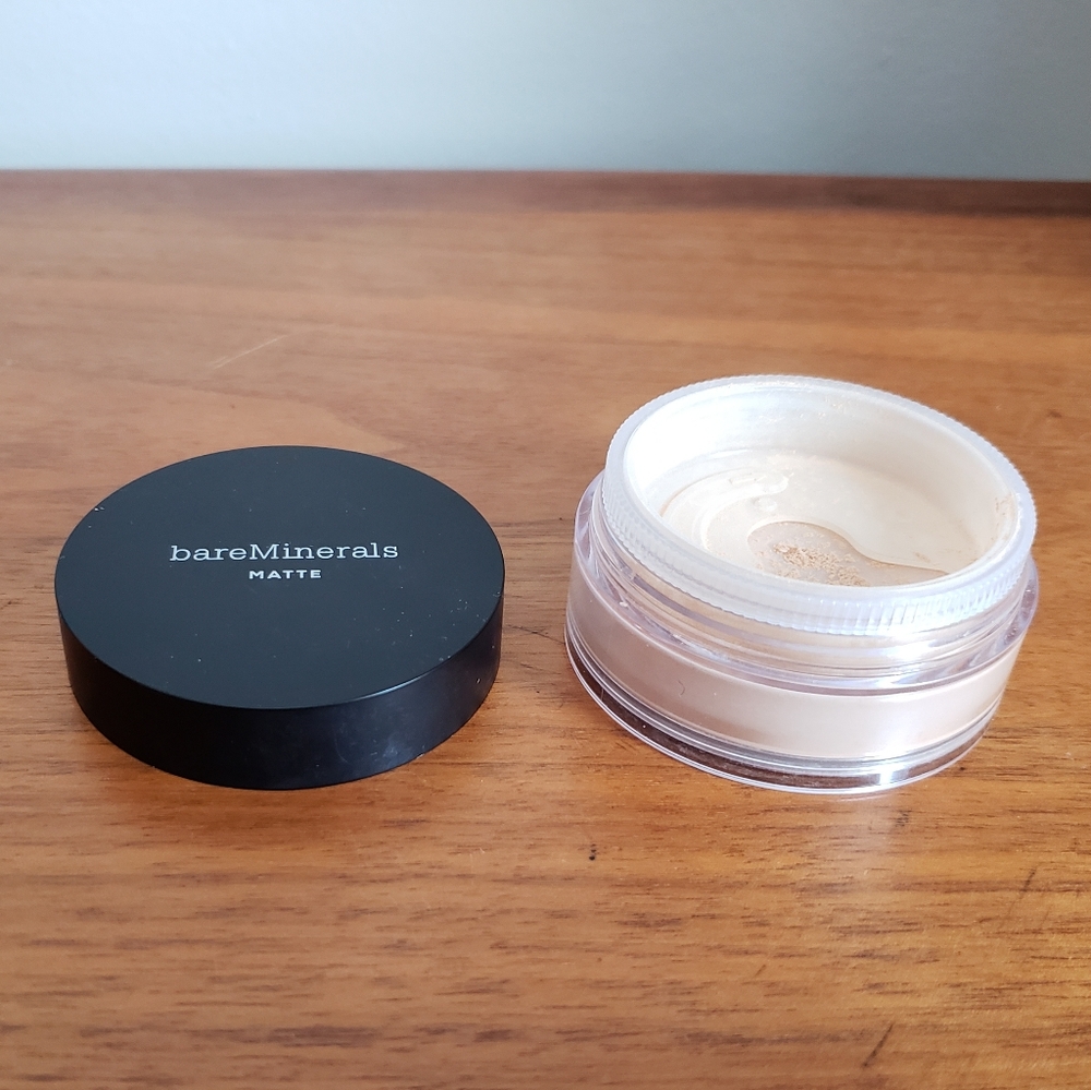 BareMinerals Matte Powder Foundation- Fairly Light